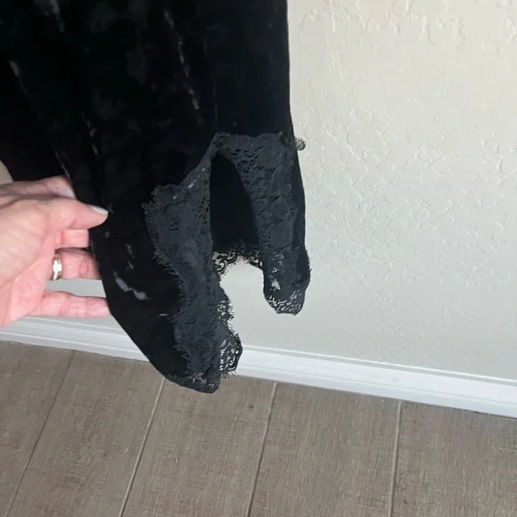 Divided H & M Women’s Velvet Lace Slip Dress Size 2 Whimsigoth Witchy Festival - Picture 5 of 5